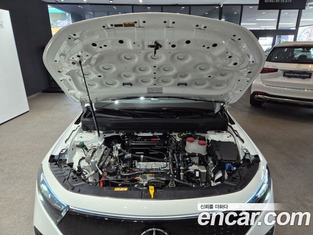 Mercedes-Benz EQB 2025 — ფოტო 12/20