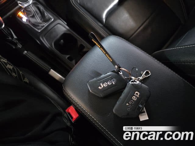 Jeep Wrangler 2019 — ფოტო 9/20