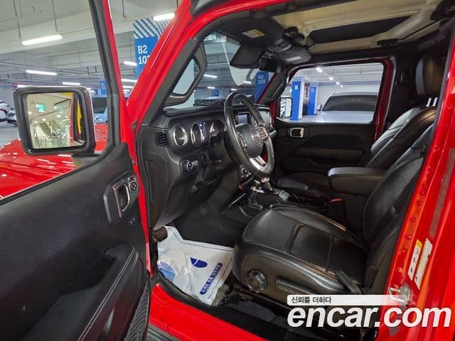 Jeep Wrangler 2019 — ფოტო 20/20
