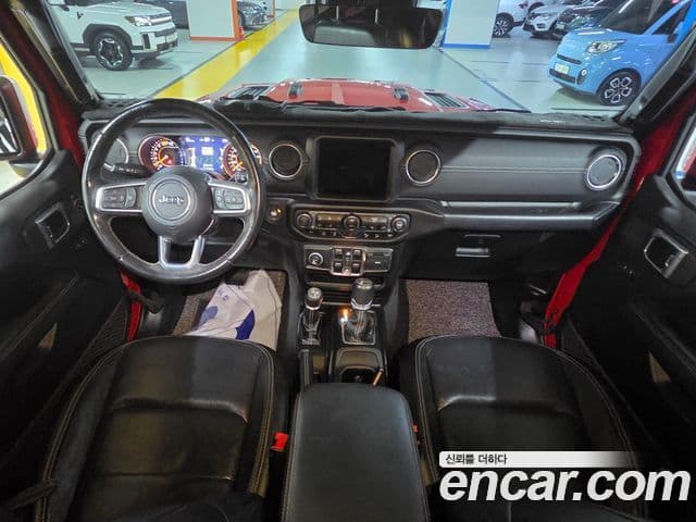 Jeep Wrangler 2019 — ფოტო 17/20