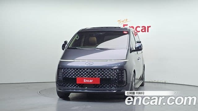 Hyundai Staria 2021 — ფოტო 3/20