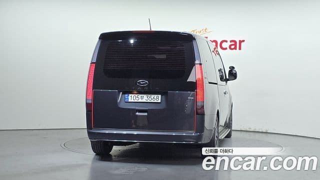 Hyundai Staria 2021 — ფოტო 4/20