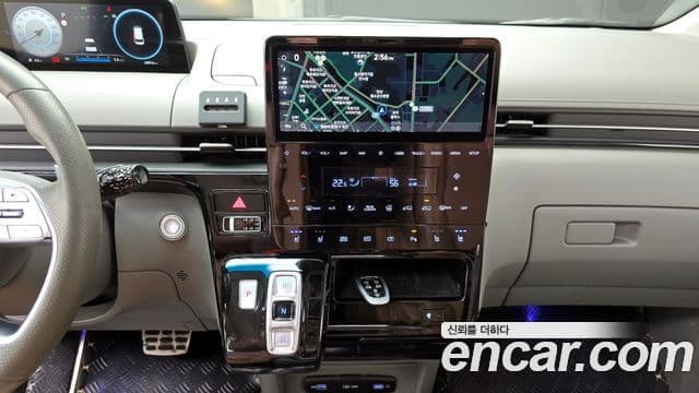 Hyundai Staria 2021 — ფოტო 16/20