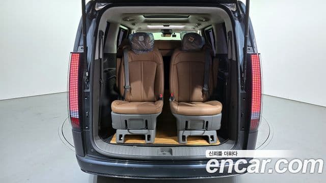 Hyundai Staria 2021 — ფოტო 18/20