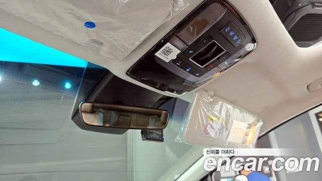 Hyundai Staria 2021 — Photo 3/34