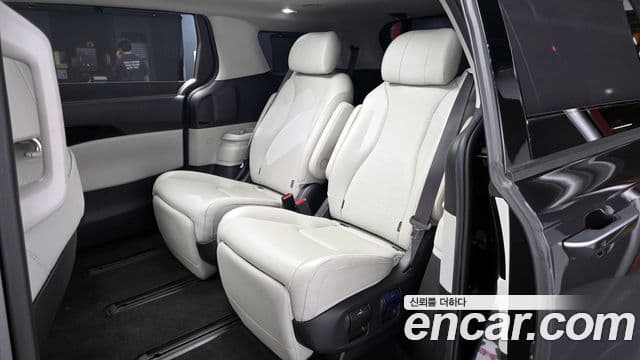 Kia Carnival 2021 — ფოტო 12/20