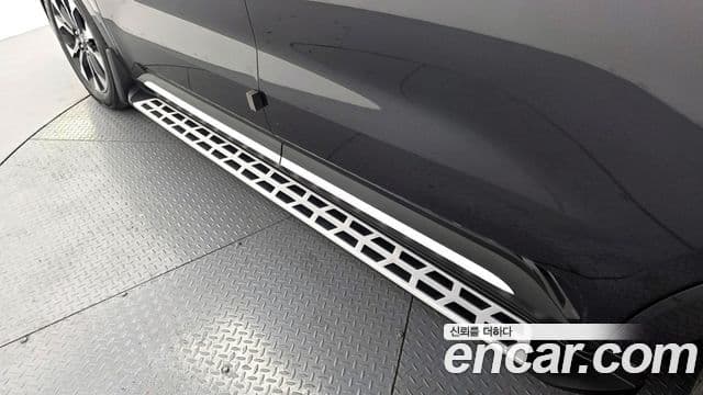 Kia Carnival 2021 — ფოტო 18/20