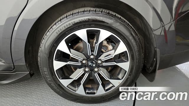 Kia Carnival 2021 — Photo 25/35