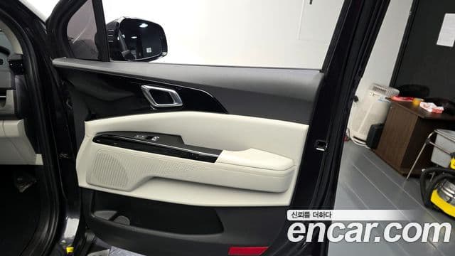 Kia Carnival 2021 — Photo 3/35