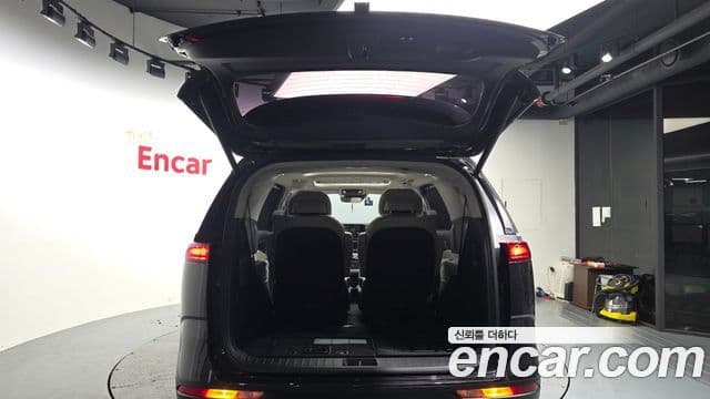 Kia Carnival 2021 — Photo 20/35