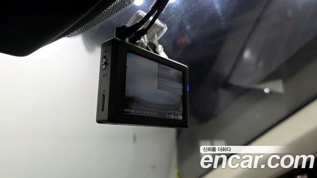 Kia Carnival 2021 — Photo 23/35