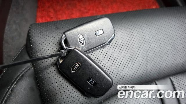 Kia K5 2020 — ფოტო 16/30
