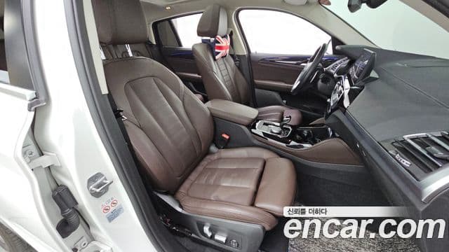 BMW X4 2021 — Photo 29/34