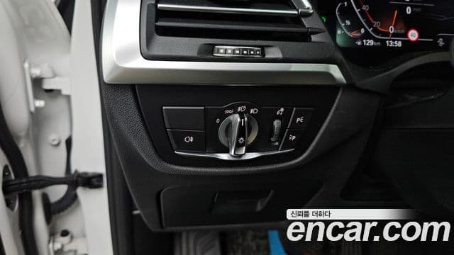 BMW X4 2021 — Photo 33/34