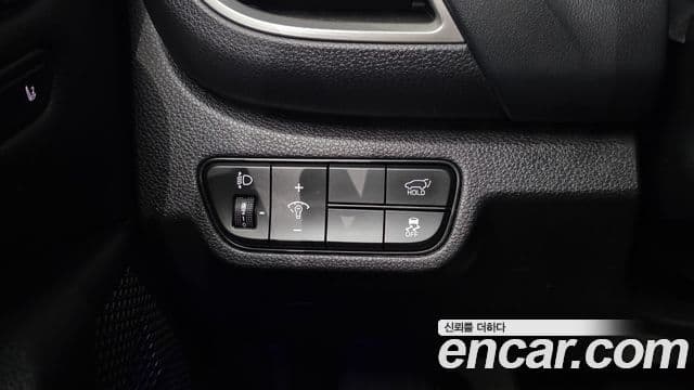 Kia Seltos 2023 — Şəkil 13/20