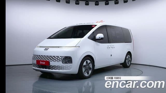 Hyundai Staria 2023 — ფოტო 1/20