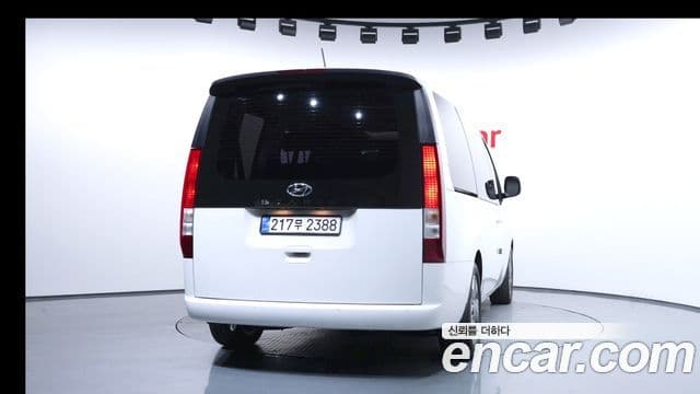 Hyundai Staria 2023 — ფოტო 4/20