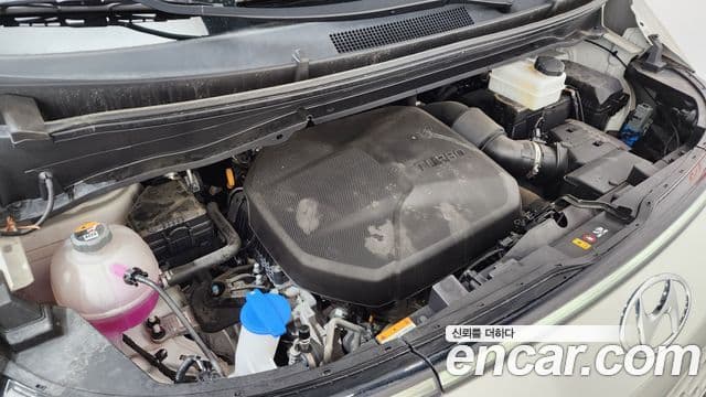 Hyundai Staria 2023 — ფოტო 6/20