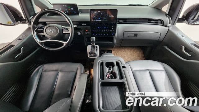Hyundai Staria 2023 — ფოტო 7/20