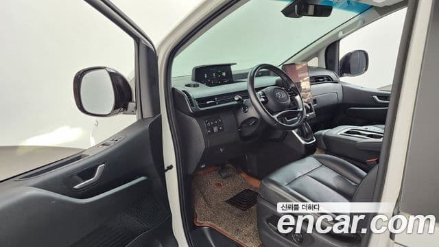 Hyundai Staria 2023 — ფოტო 10/20