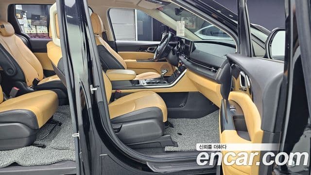 Kia Carnival 2021 — Фото 11/20