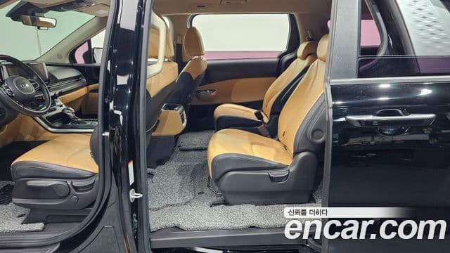 Kia Carnival 2021 — Фото 12/20
