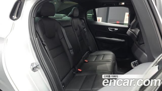 Volvo S60 2022 — Şəkil 12/20