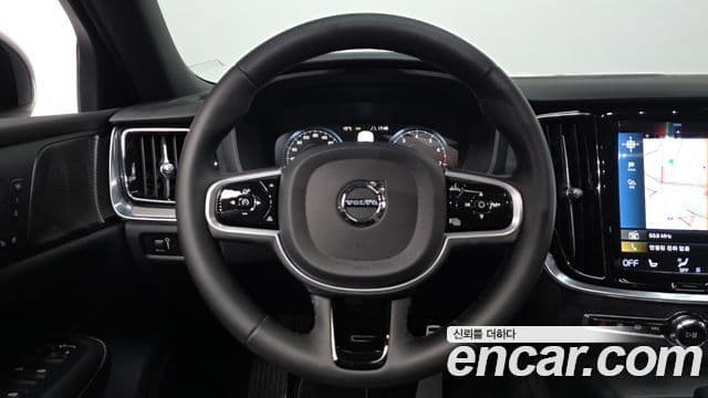 Volvo S60 2022 — Şəkil 13/20
