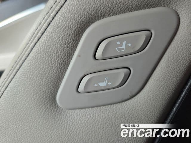 Genesis G70 2019 — ფოტო 17/20