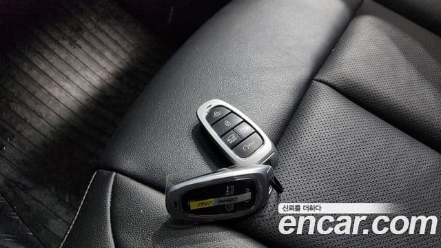 Hyundai Staria 2023 — Şəkil 29/32