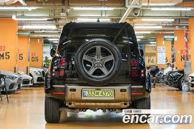 Land Rover Defender 2024 — ფოტო 1/20