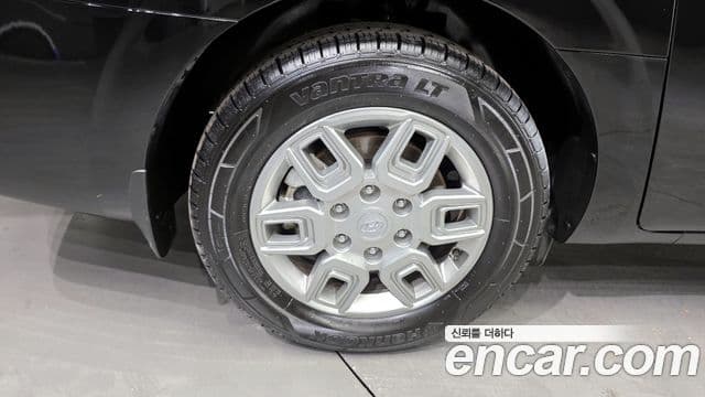 Hyundai Staria 2023 — ფოტო 5/20