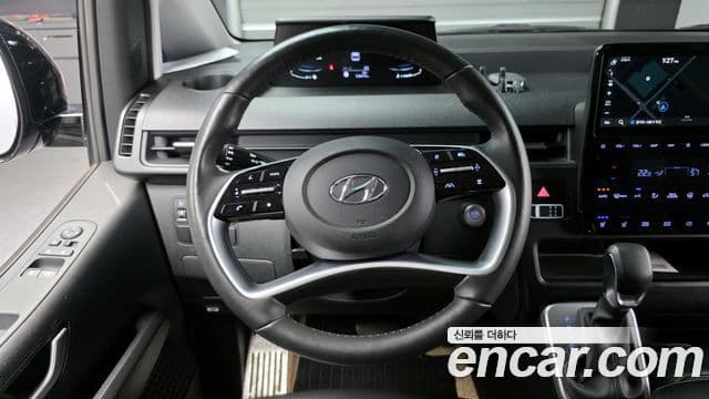 Hyundai Staria 2023 — ფოტო 12/20
