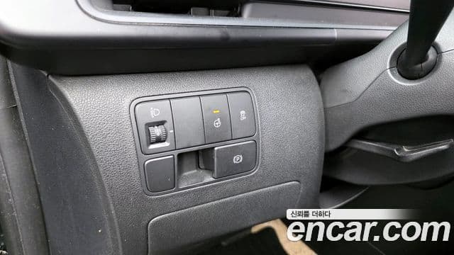 Hyundai Staria 2023 — ფოტო 14/20