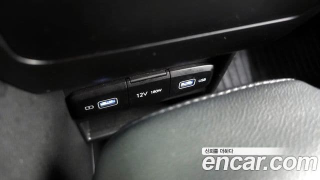 Hyundai Staria 2023 — ფოტო 19/20