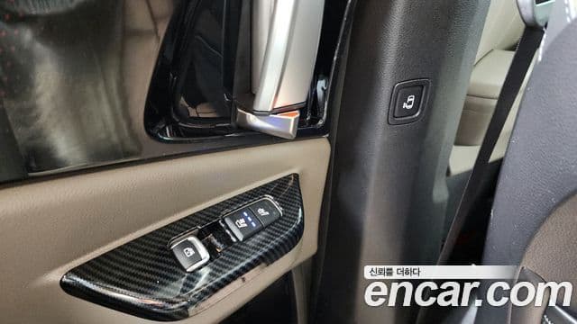 Kia Carnival 2024 — ფოტო 19/20
