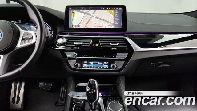BMW 5 Series 2023 — Şəkil 14/20