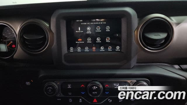 Jeep Wrangler 2019 — Şəkil 14/20