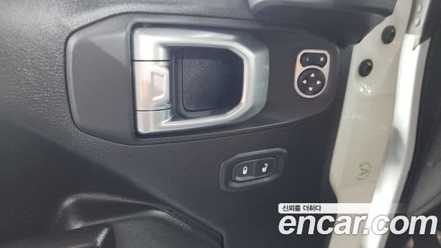 Jeep Wrangler 2019 — Şəkil 17/20