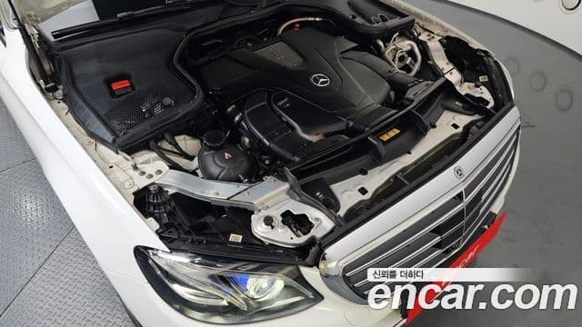 Mercedes-Benz E-Class 2020 — ფოტო 6/20