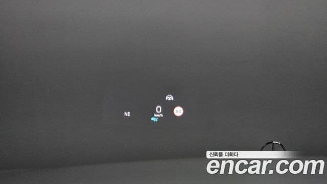 Mercedes-Benz E-Class 2020 — ფოტო 17/20