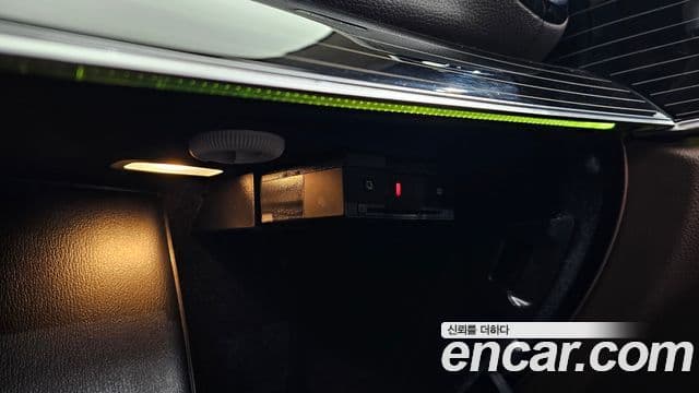 Mercedes-Benz E-Class 2020 — Photo 6/37