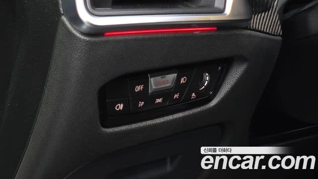 BMW 3 Series 2021 — ფოტო 15/20