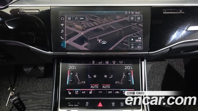 Audi A8 2020 — Şəkil 14/20