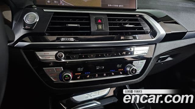 BMW X3 2020 — ფოტო 16/20