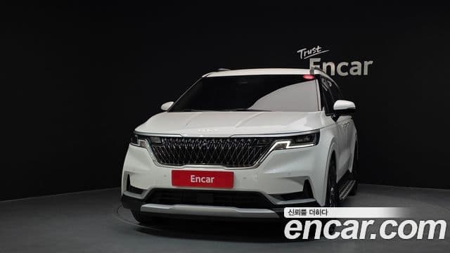 Kia Carnival 2022 — ფოტო 2/20