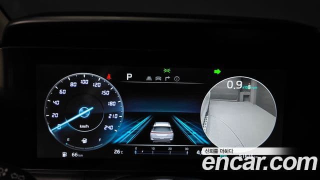 Kia Carnival 2022 — ფოტო 6/20