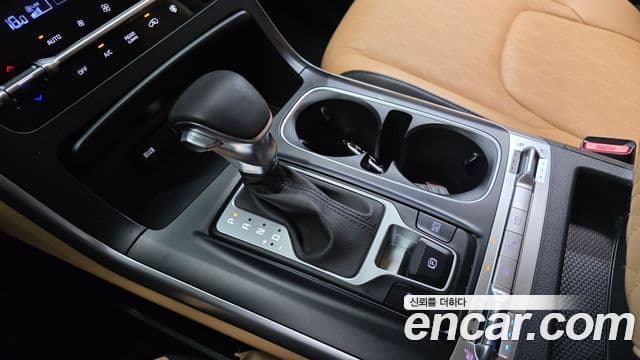 Kia Carnival 2022 — ფოტო 7/20