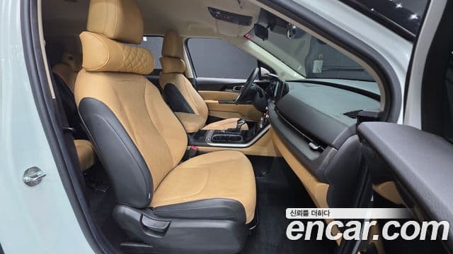 Kia Carnival 2022 — ფოტო 8/20