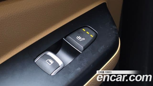 Kia Carnival 2022 — ფოტო 18/20